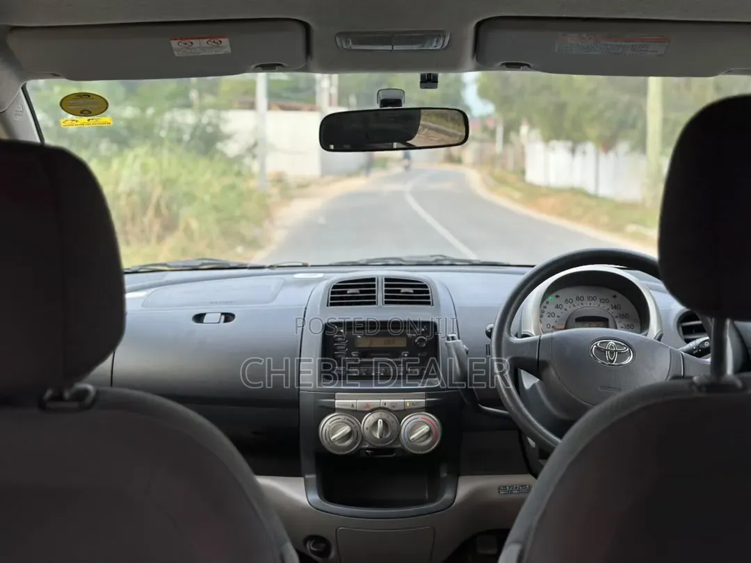 Toyota Passo 2006 Gold