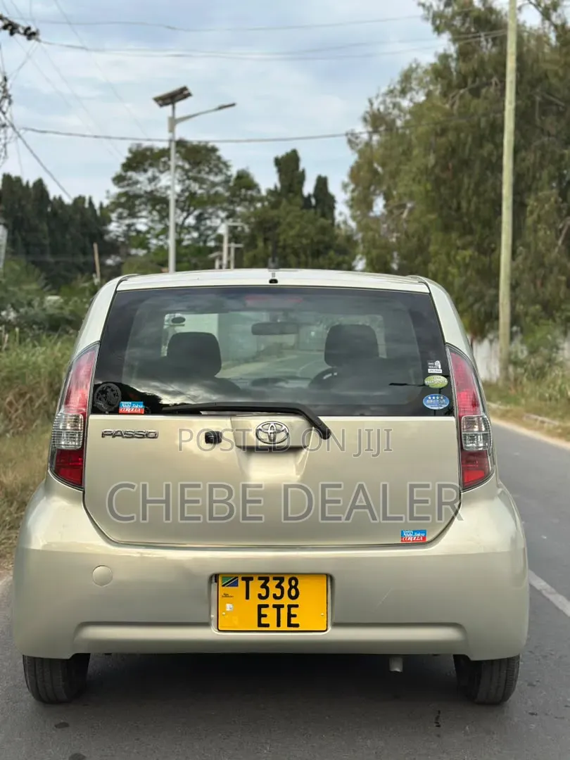 Toyota Passo 2006 Gold