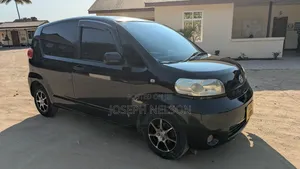 Toyota Porte 2004 Black