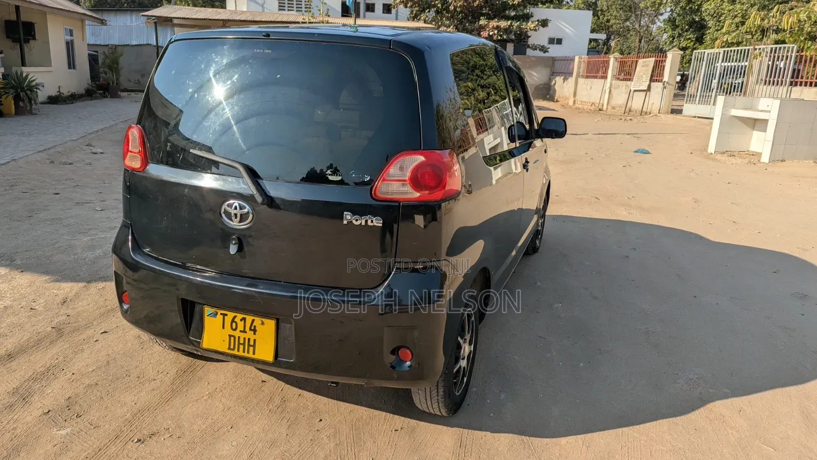 Toyota Porte 2004 Black