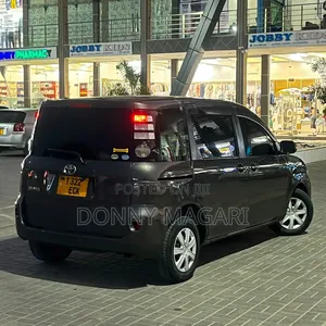 Toyota Sienta 2006 Gray