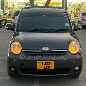 Toyota Sienta 2006 Gray