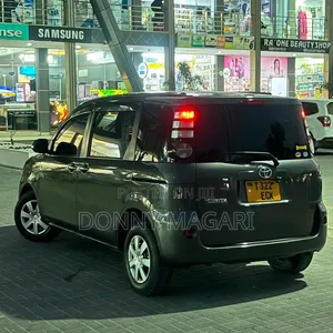 Toyota Sienta 2006 Gray