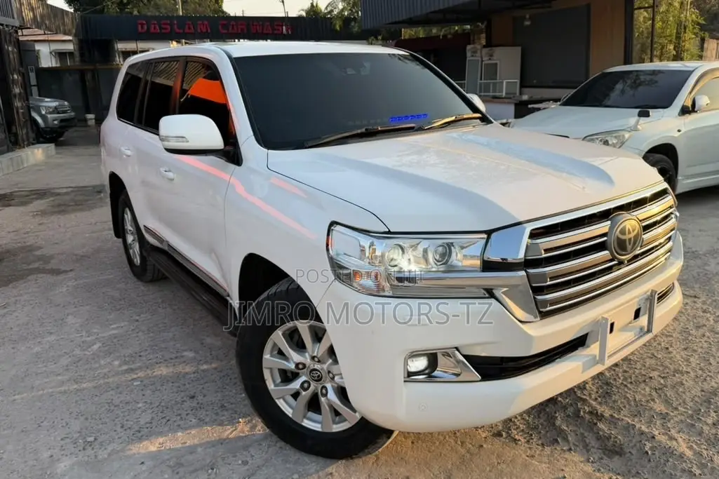 Toyota Land Cruiser 2016 White