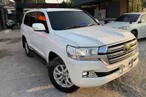 Toyota Land Cruiser 2016 White
