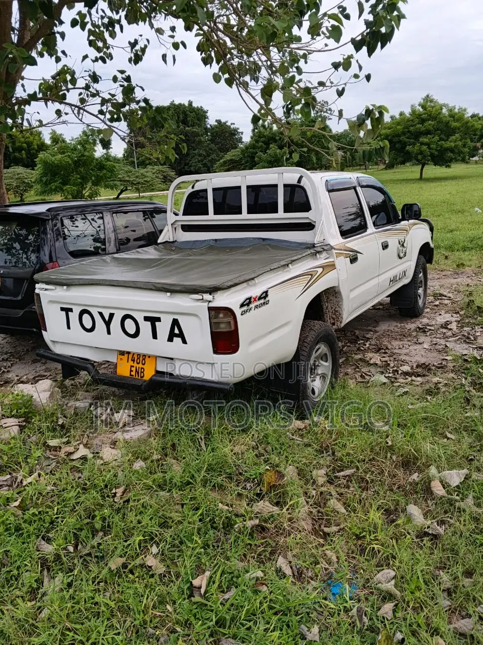 Toyota Hilux 2000 White