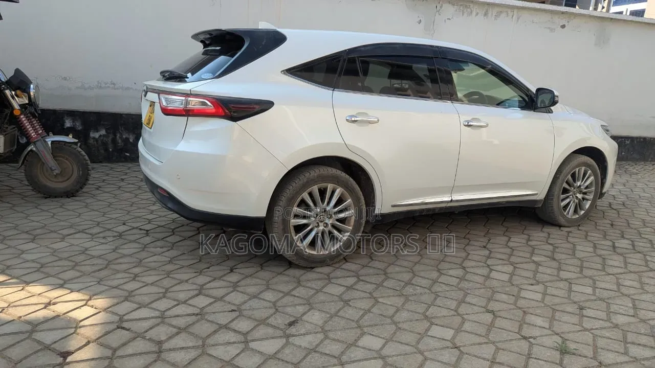 Toyota Harrier 2018 White