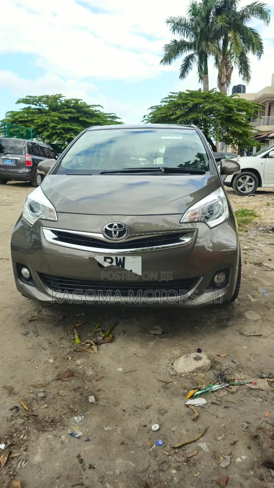 Toyota Ractis 2015 Gold
