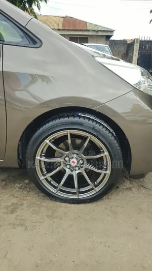 Toyota Ractis 2015 Gold