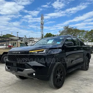 Toyota Hilux 2025 Matt Black