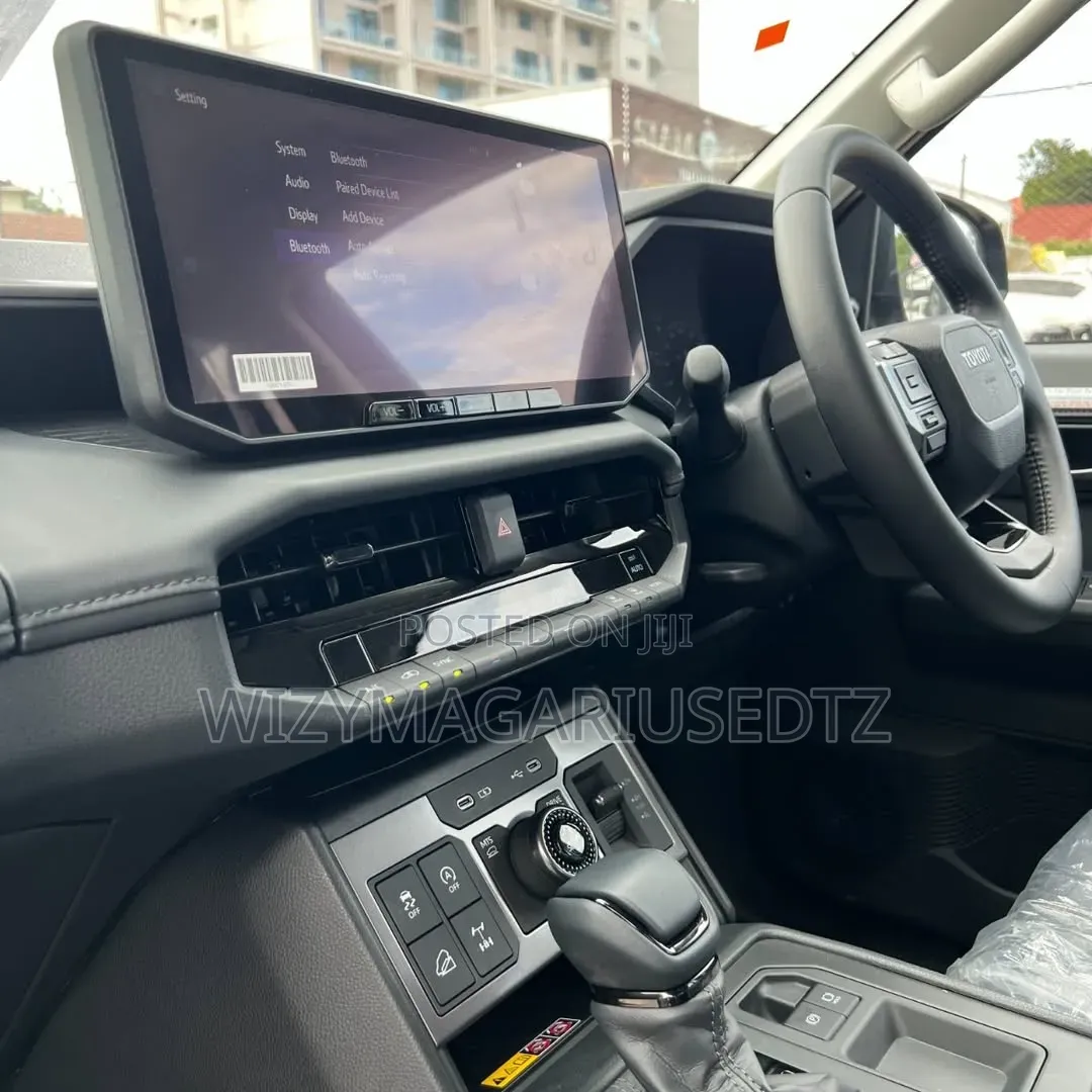 Toyota Hilux 2025 Matt Black