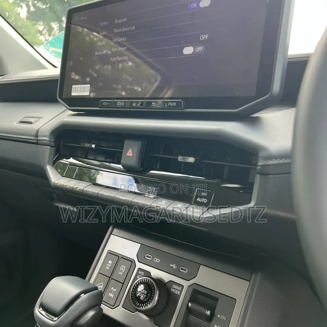 Toyota Hilux 2025 Matt Black