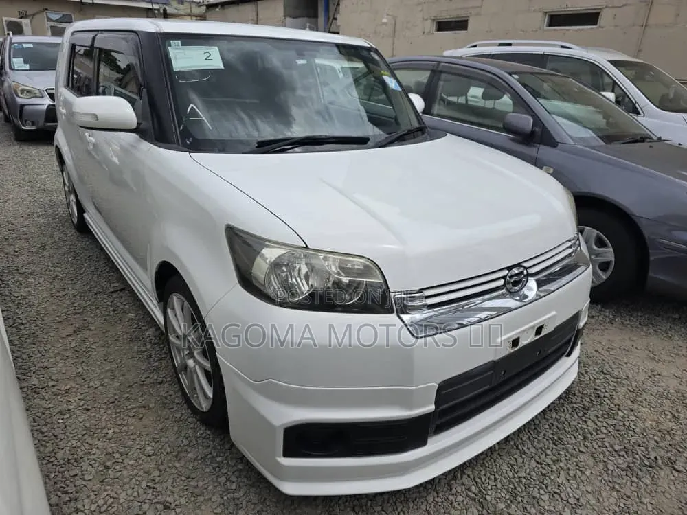 Toyota Corolla Rumion 2010 White