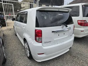 Toyota Corolla Rumion 2010 White