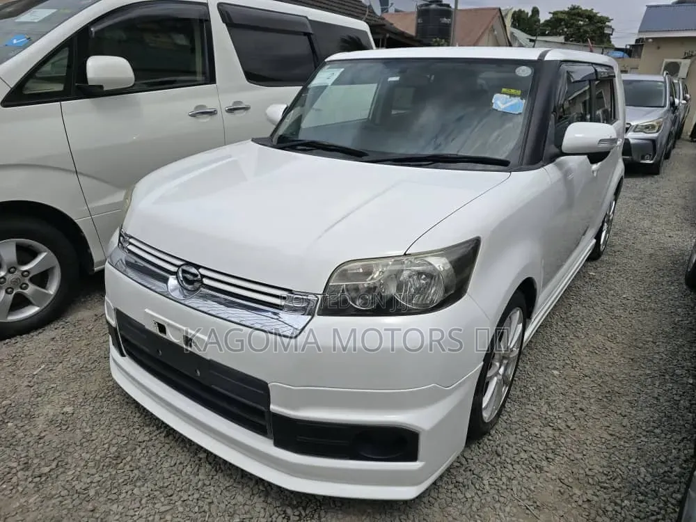 Toyota Corolla Rumion 2010 White