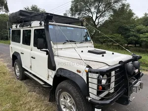 Land Rover Defender 2000 White