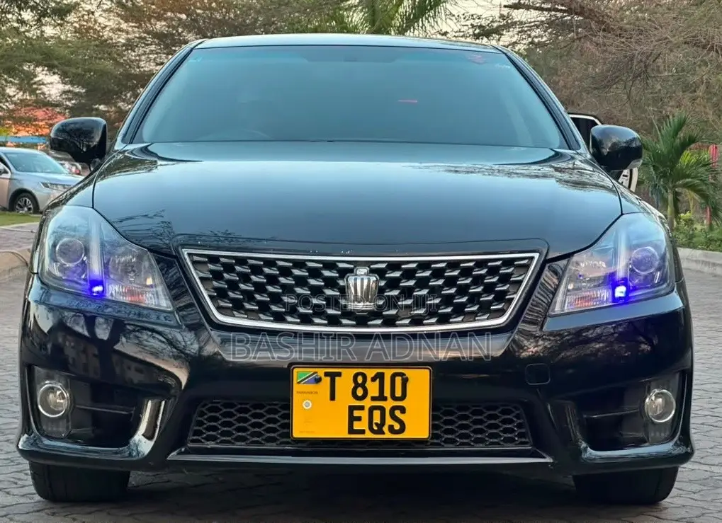 Toyota Crown 2011 Black