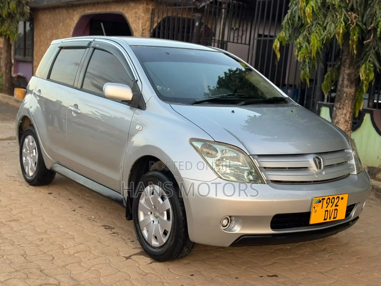 Toyota IST 2004 Silver