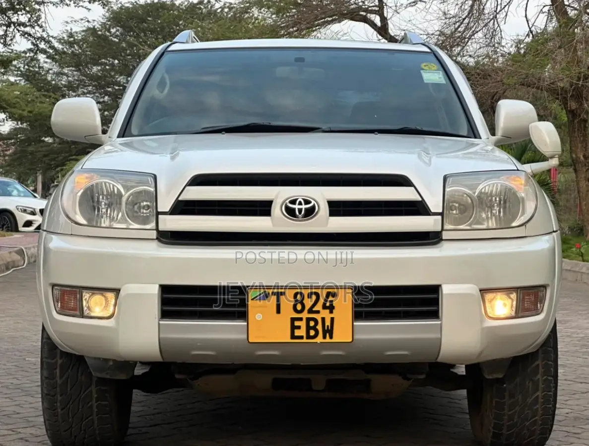 Toyota Hilux Surf 2004 White