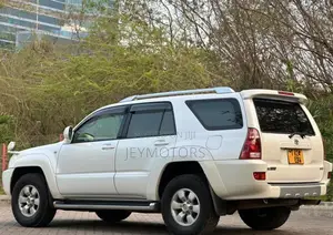 Toyota Hilux Surf 2004 White