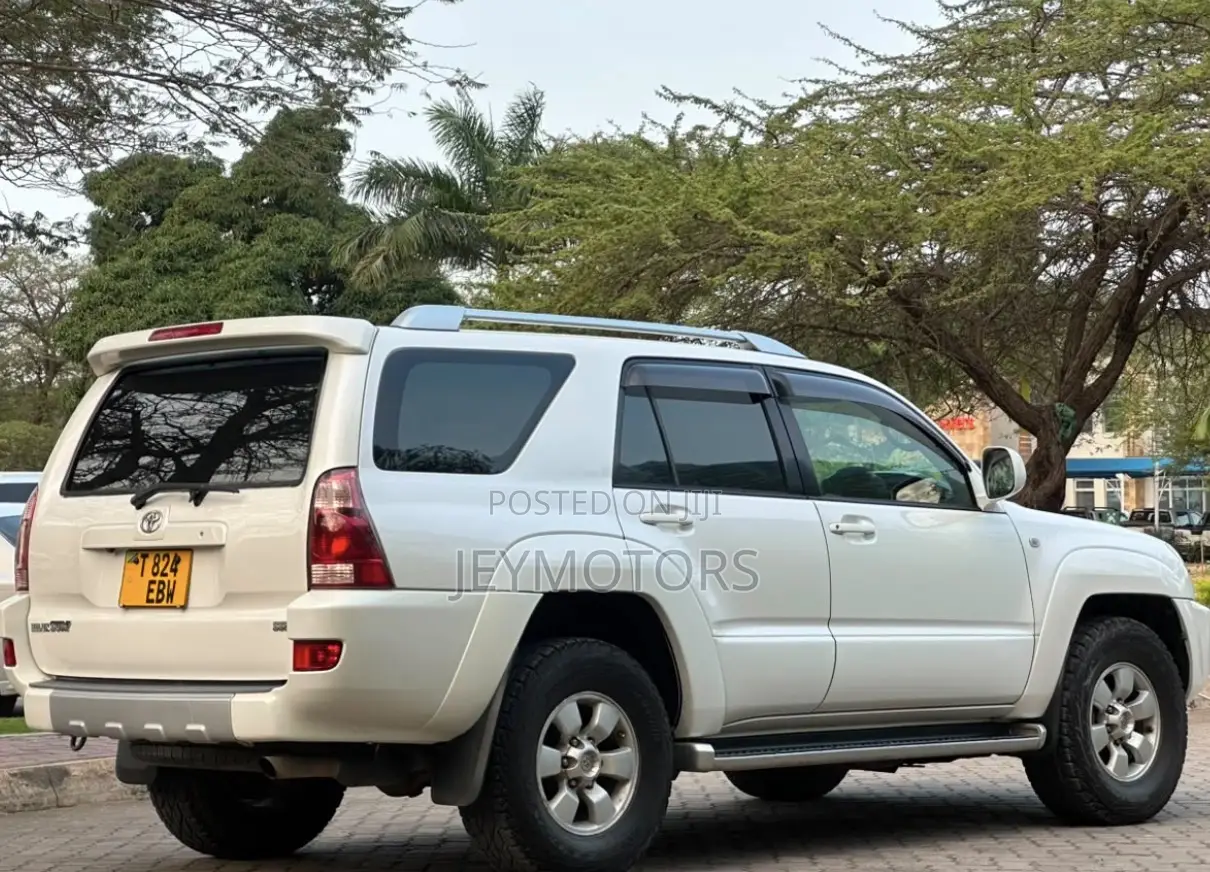 Toyota Hilux Surf 2004 White