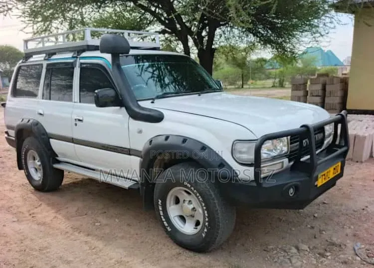 Toyota Land Cruiser 1998 White