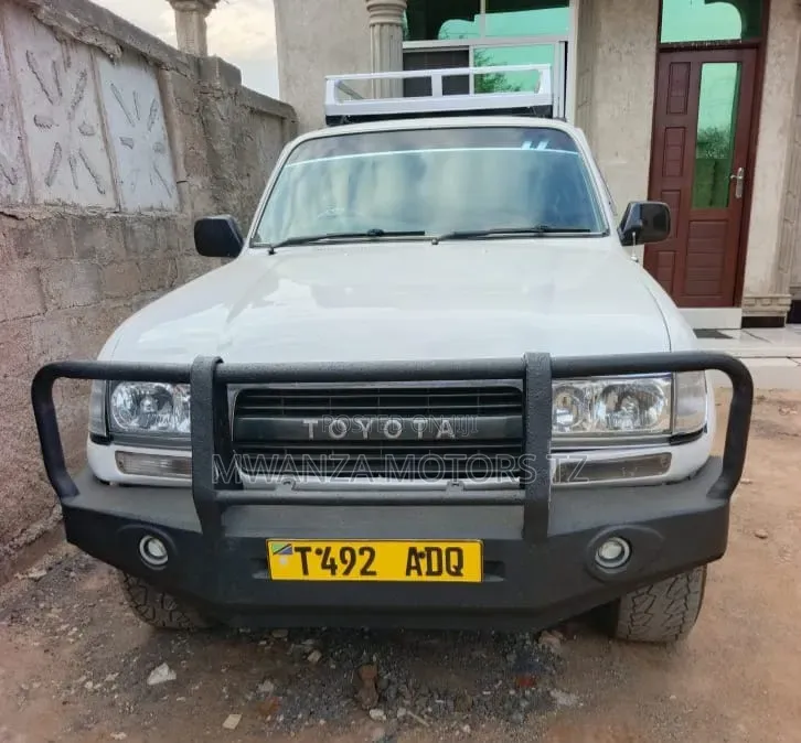 Toyota Land Cruiser 1998 White