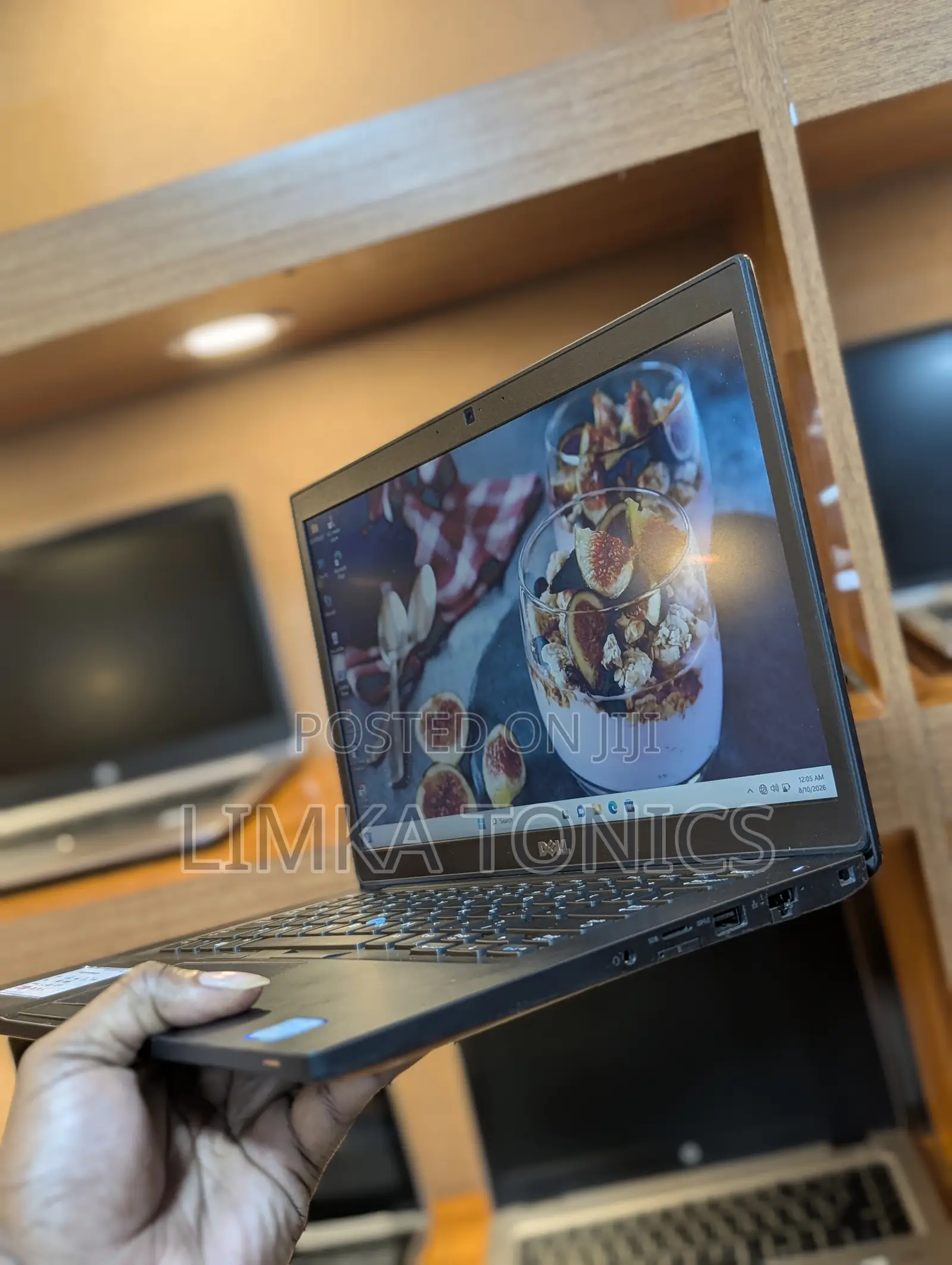 New Laptop Dell 8GB Intel Core i7 SSD 256GB