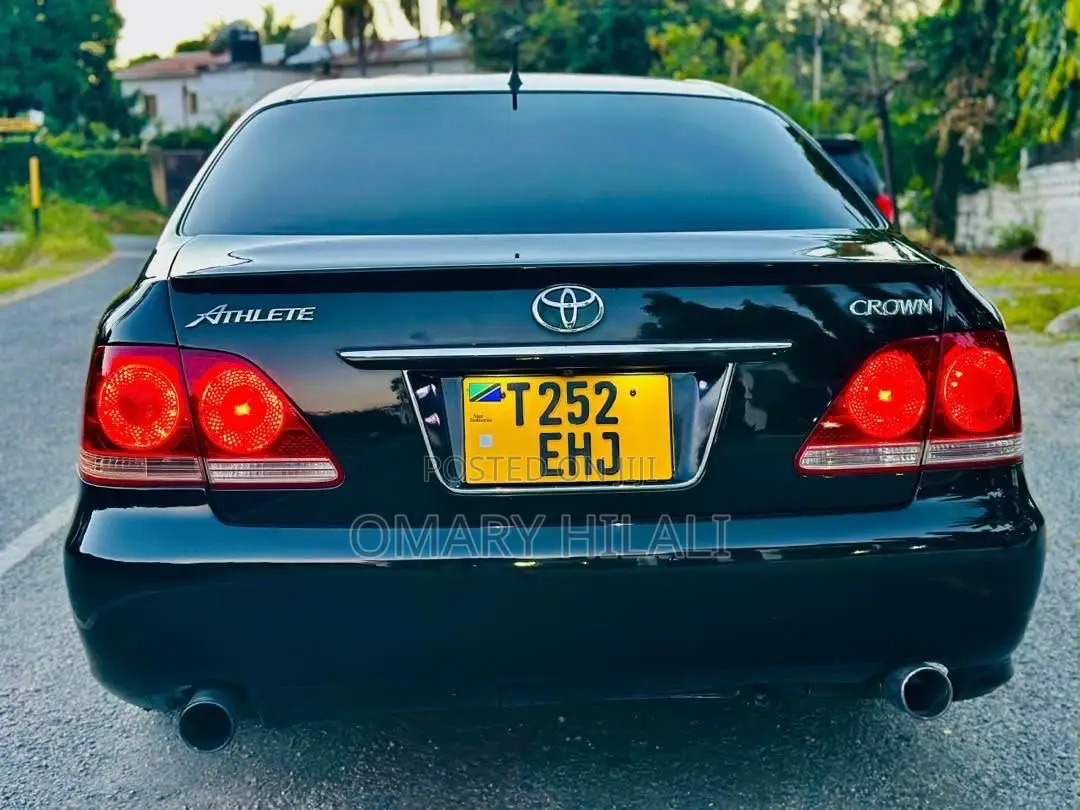 Toyota Crown Royale 2005 Black