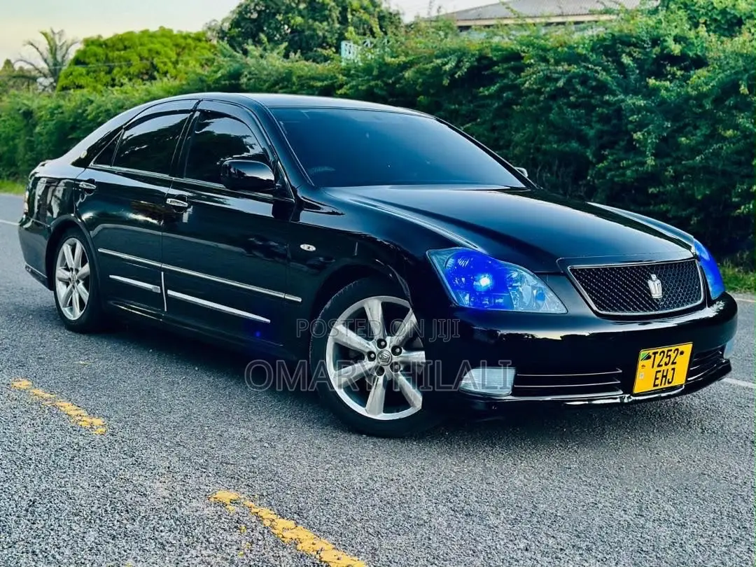 Toyota Crown Royale 2005 Black