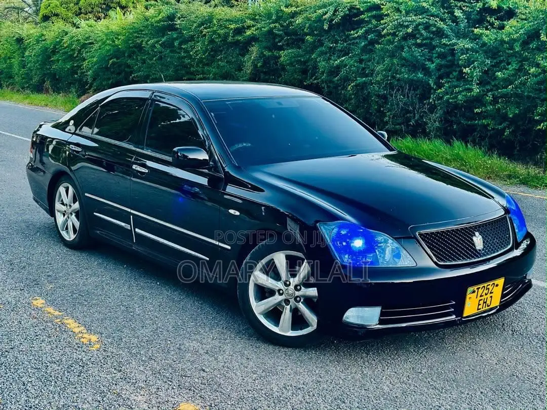 Toyota Crown Royale 2005 Black