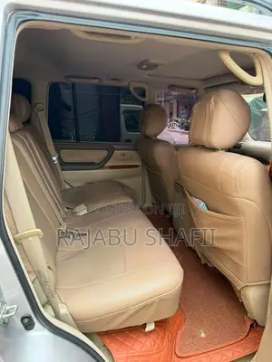 Toyota Land Cruiser 100 4.2 TD Executive 2004 Silver