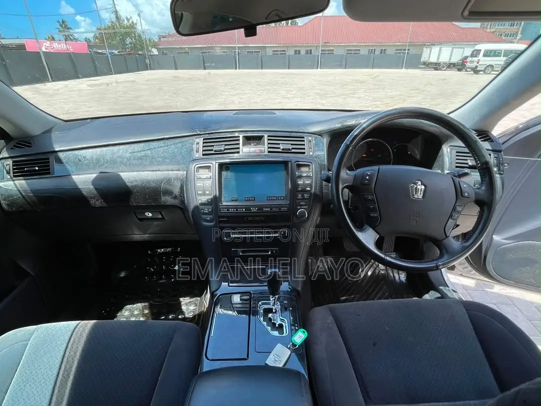 Toyota Crown 2004 Silver