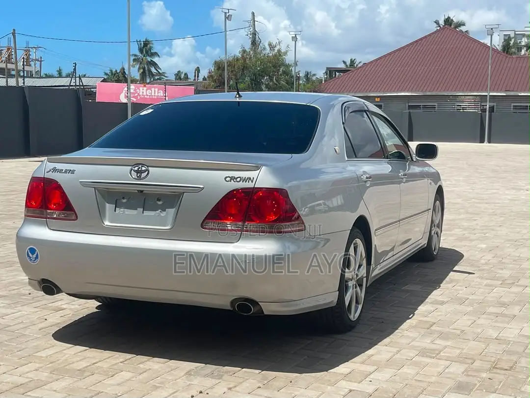 Toyota Crown 2004 Silver