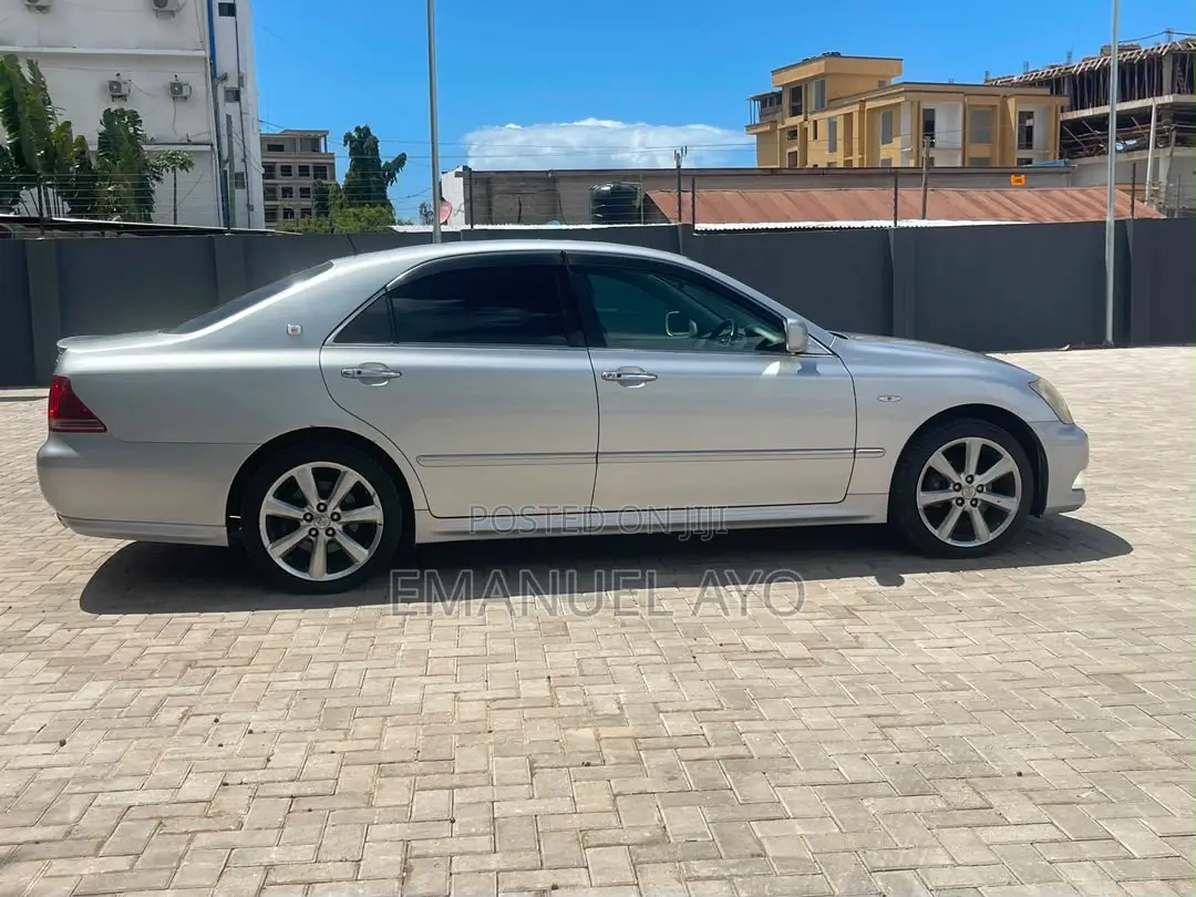 Toyota Crown 2004 Silver