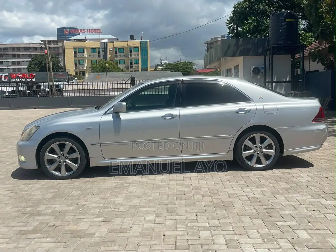 Toyota Crown 2004 Silver