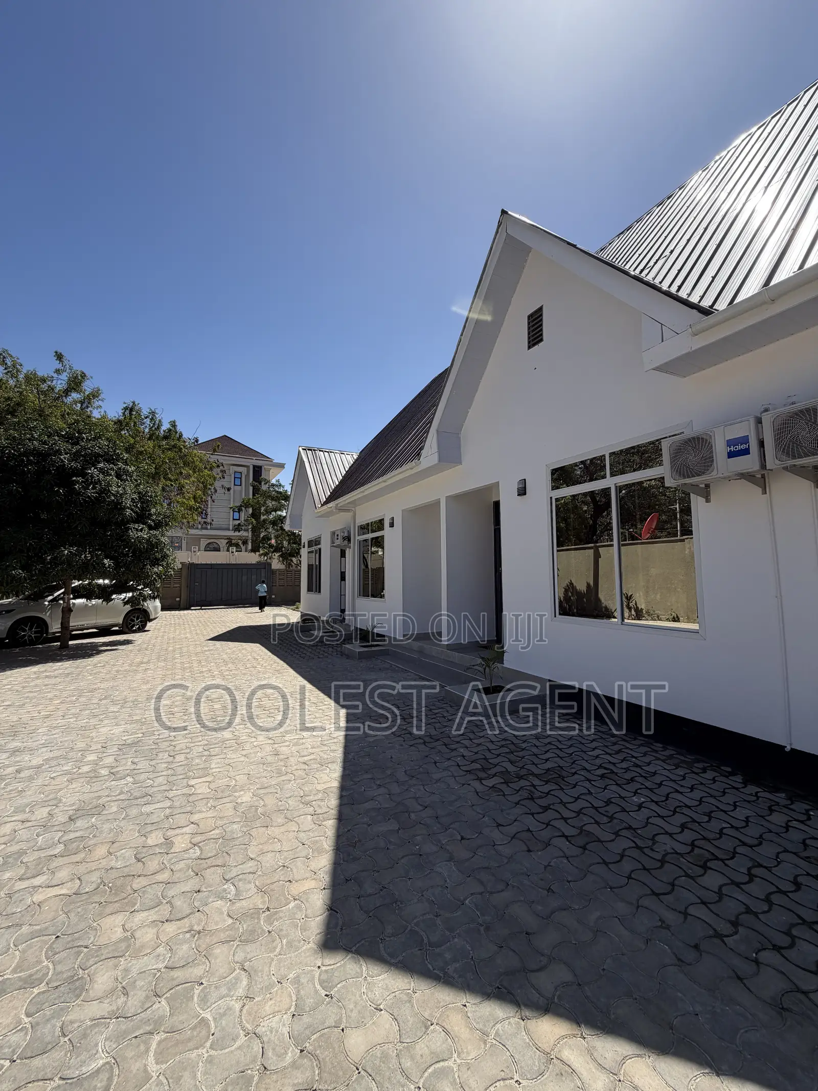 Furnished 1bdrm Apartment in Coolest Estate, Oyster Bay for rent
