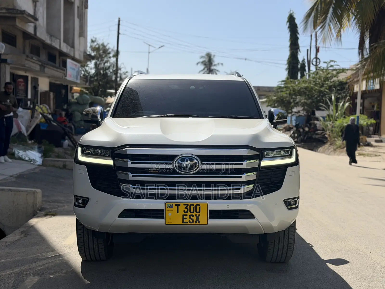Toyota Land Cruiser LC300 2024 White
