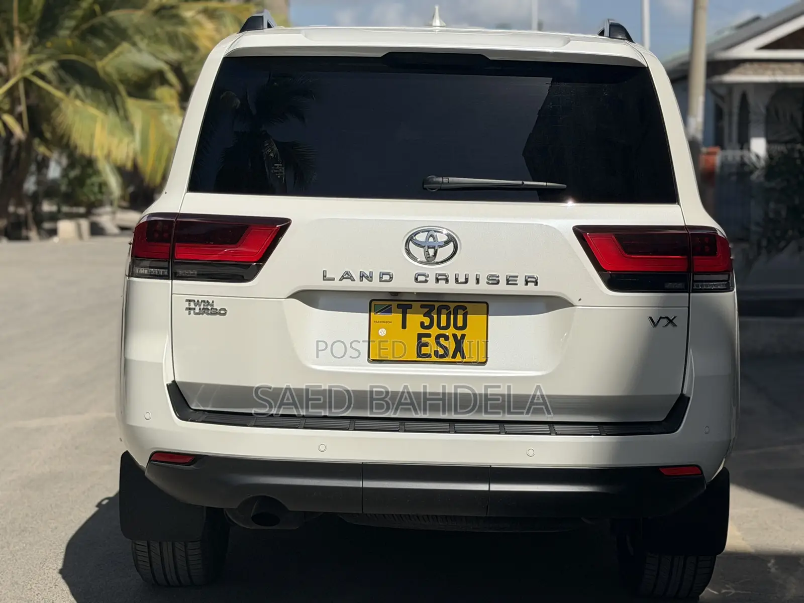 Toyota Land Cruiser LC300 2024 White