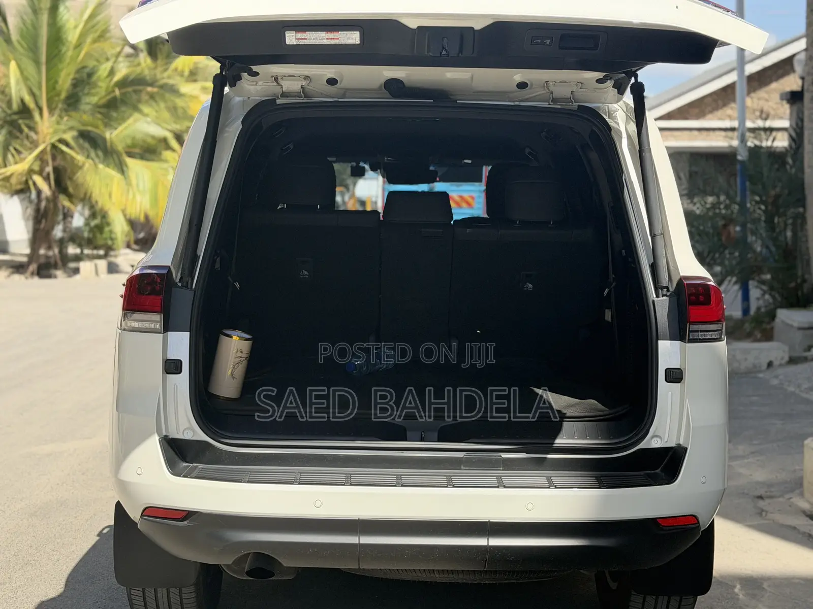 Toyota Land Cruiser LC300 2024 White