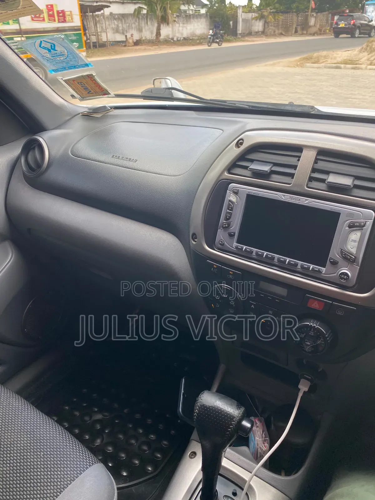 Toyota RAV4 Automatic 2003 Silver