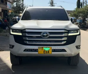 Toyota Land Cruiser 2024 White
