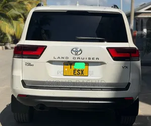 Toyota Land Cruiser 2024 White