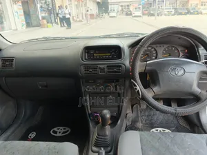 Toyota Sprinter 2000 Silver