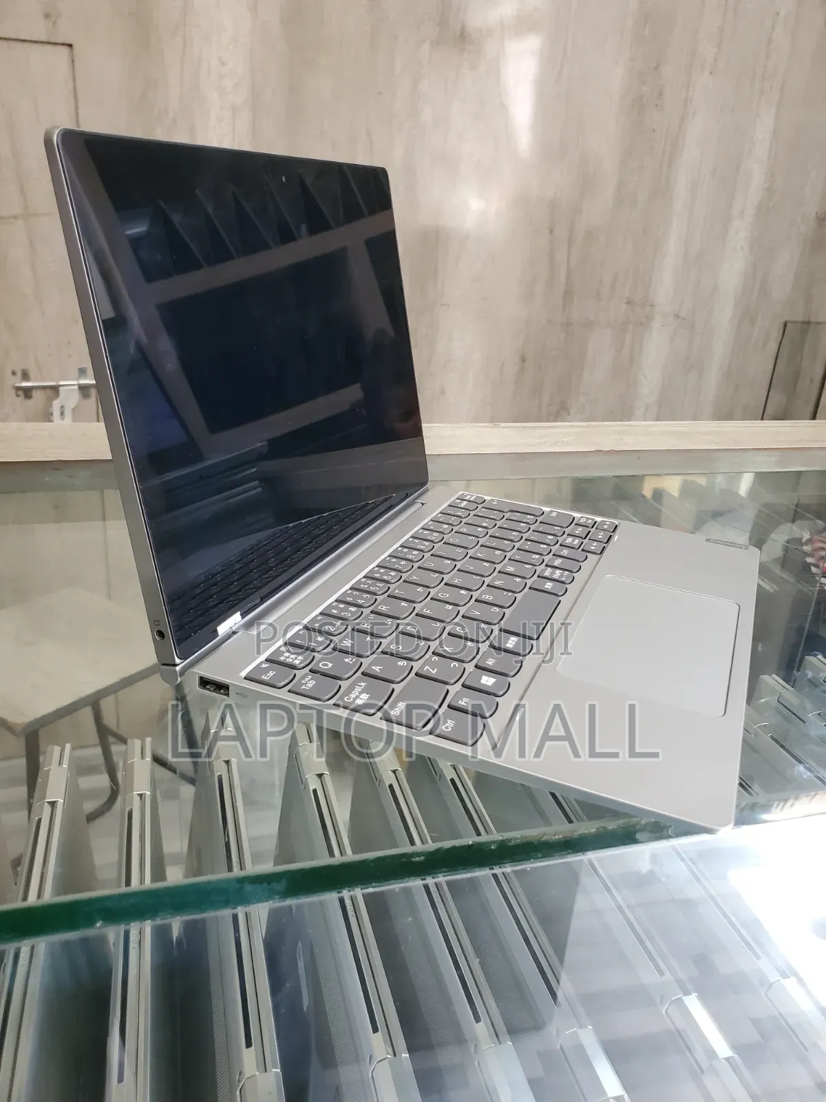 Laptop Lenovo IdeaPad D330 4GB Intel Celeron SSD 60GB