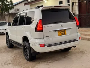 Toyota Land Cruiser Prado 2005 White