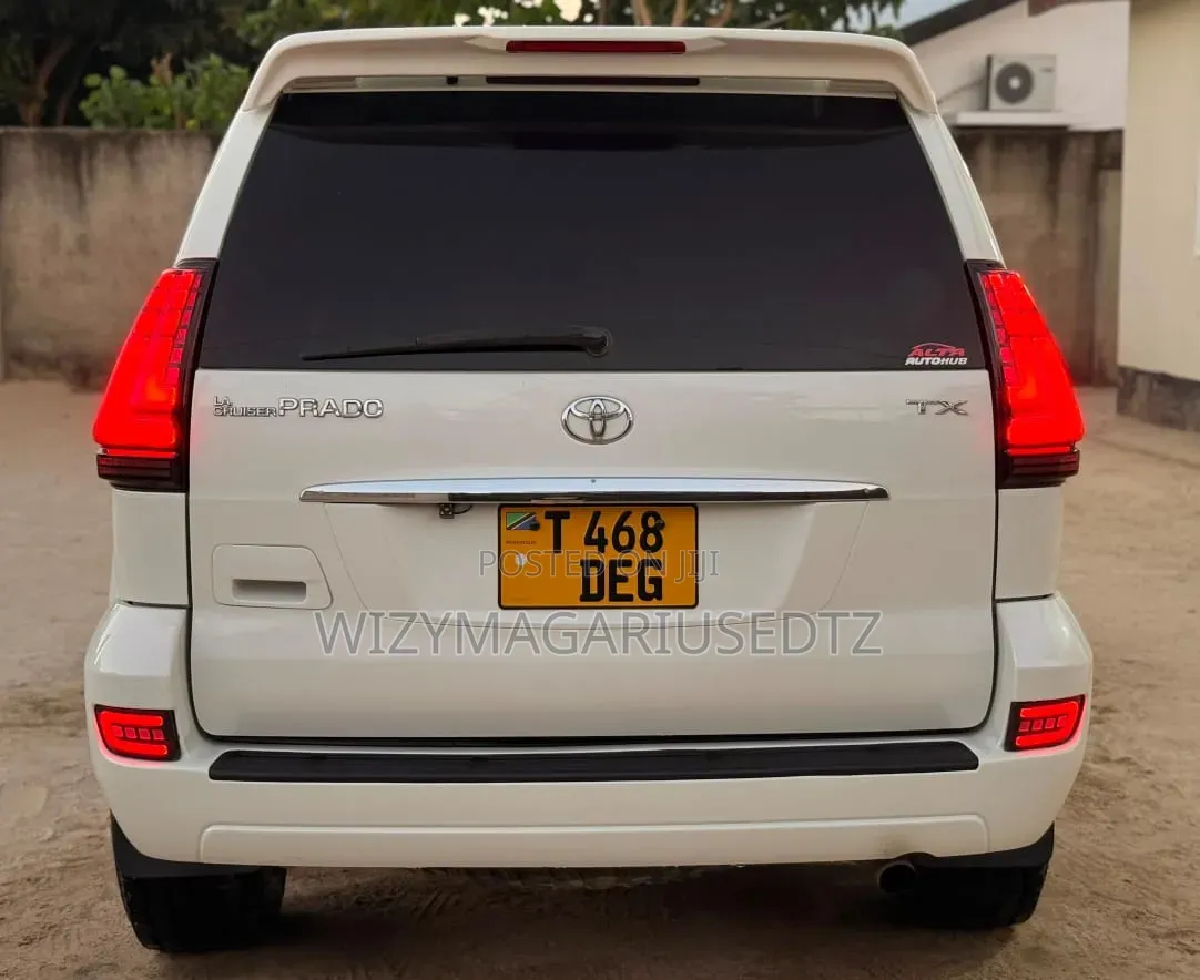 Toyota Land Cruiser Prado 2005 White