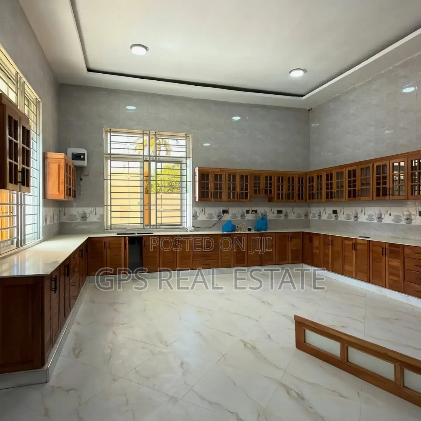 8bdrm House in Goba Center, Kinondoni for sale