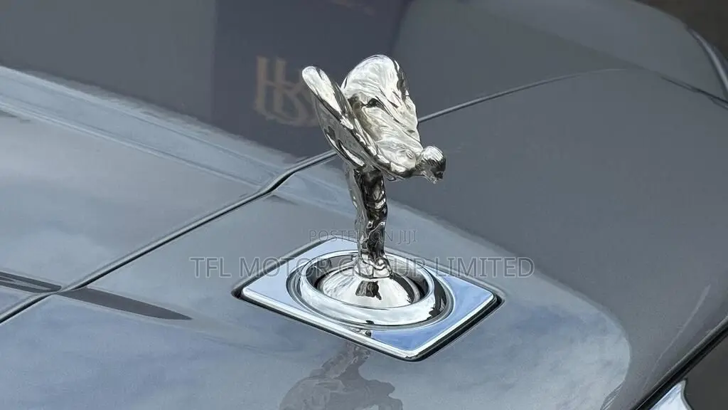 Rolls-Royce Cullinan Base 2019 Silver