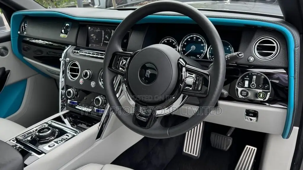 Rolls-Royce Cullinan Base 2019 Silver
